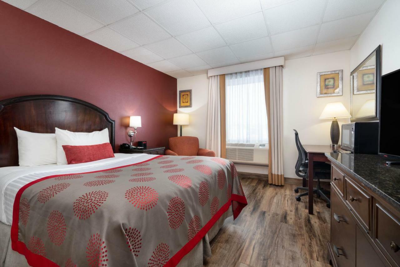 Ramada By Wyndham Albert Lea Exteriör bild