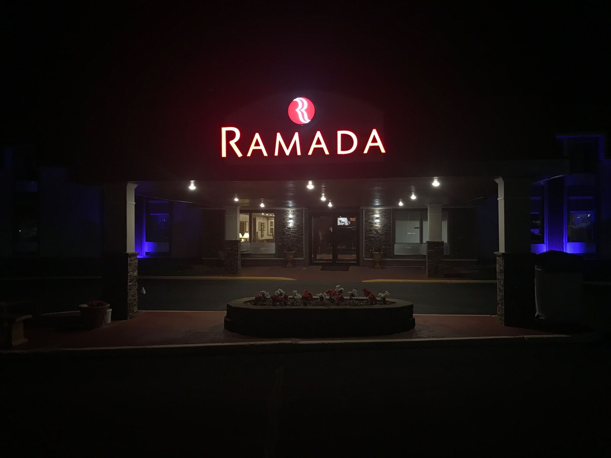 Ramada By Wyndham Albert Lea Exteriör bild